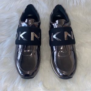 DKNY LOGO SNEAKERS